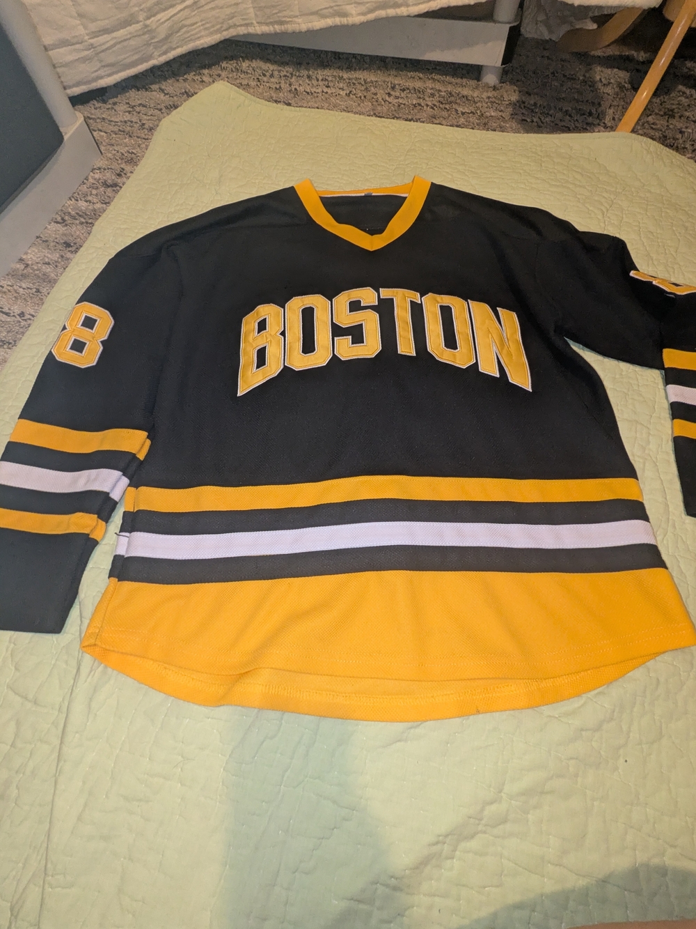 Boston Hockey Pullover Jersey in Black and Gold - Classic Team Style